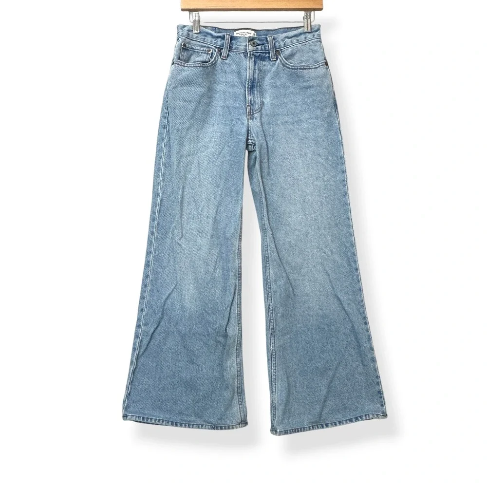 Abercrombie & Fitch Baggy Boot Mid Rise Jeans Light Wash Y2K 90s Womens 26/2 - Picture 2 of 10